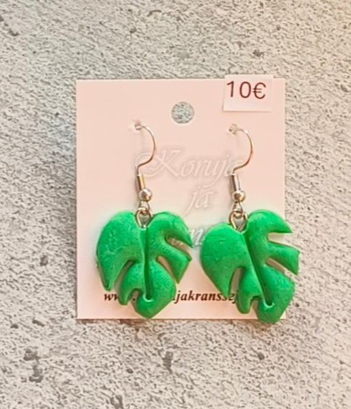 Peikonlehtikorvakorut