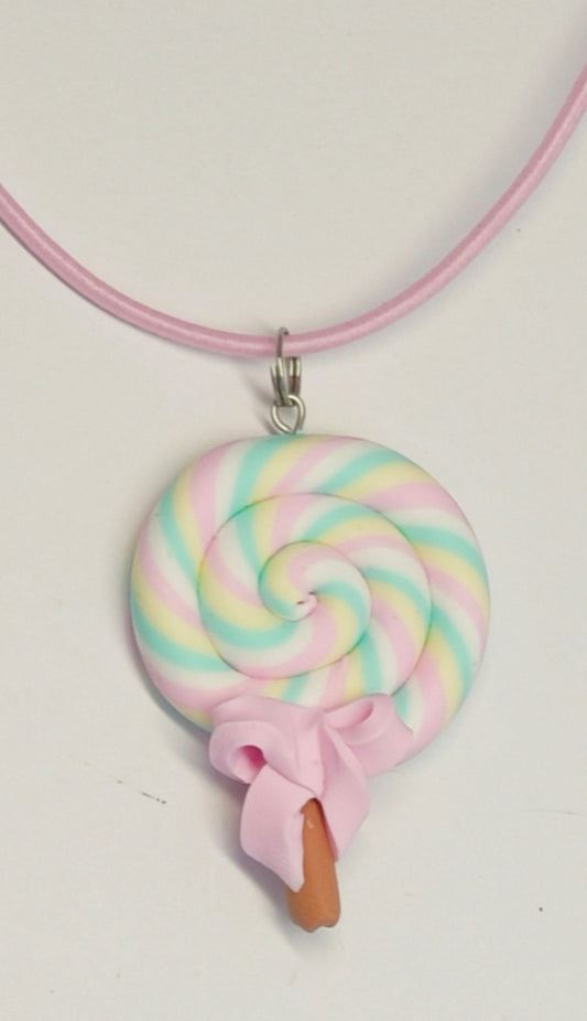 Vaahtokarkkitikkari Kaulakoru