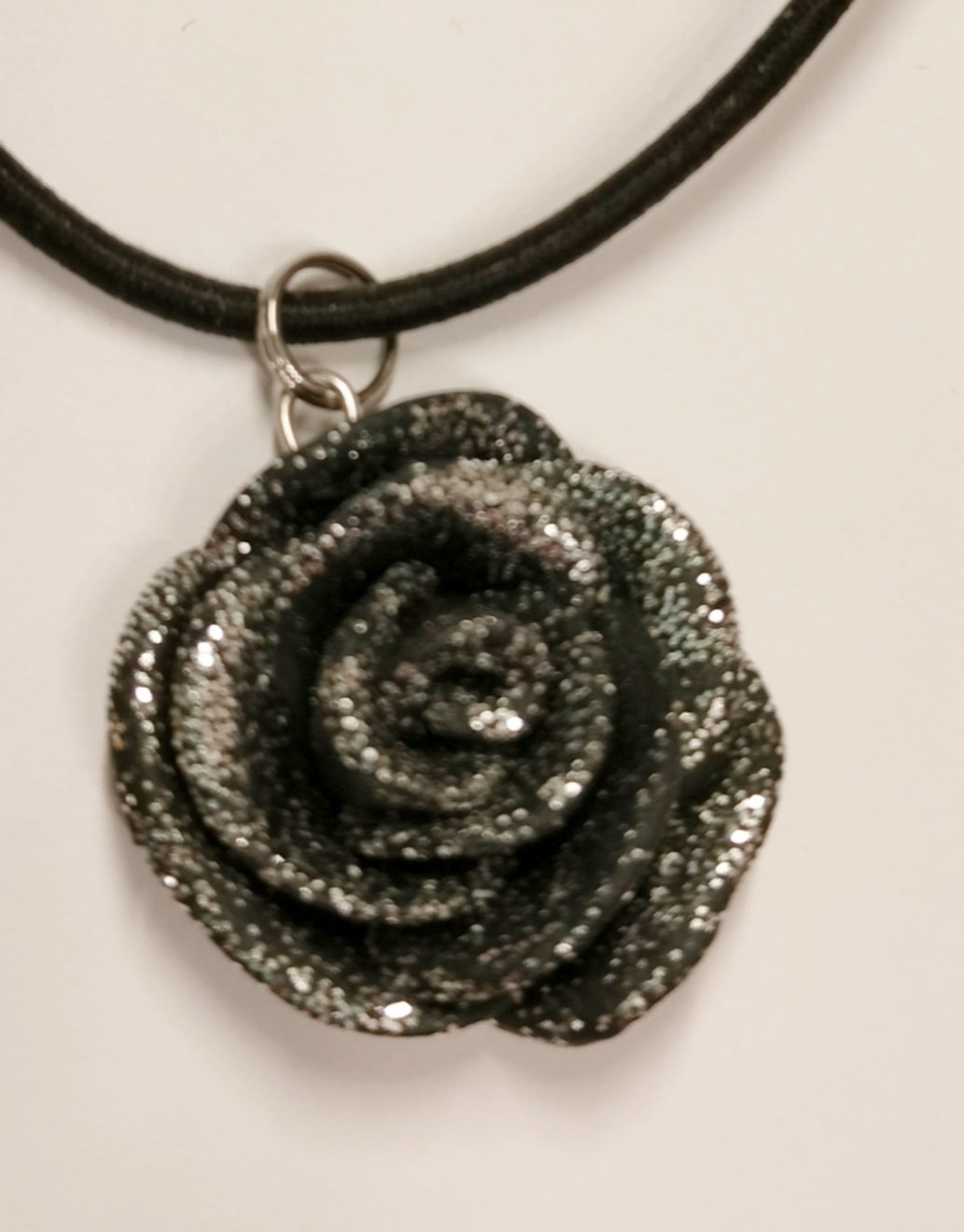 Glitteriruusu Kaulakoru