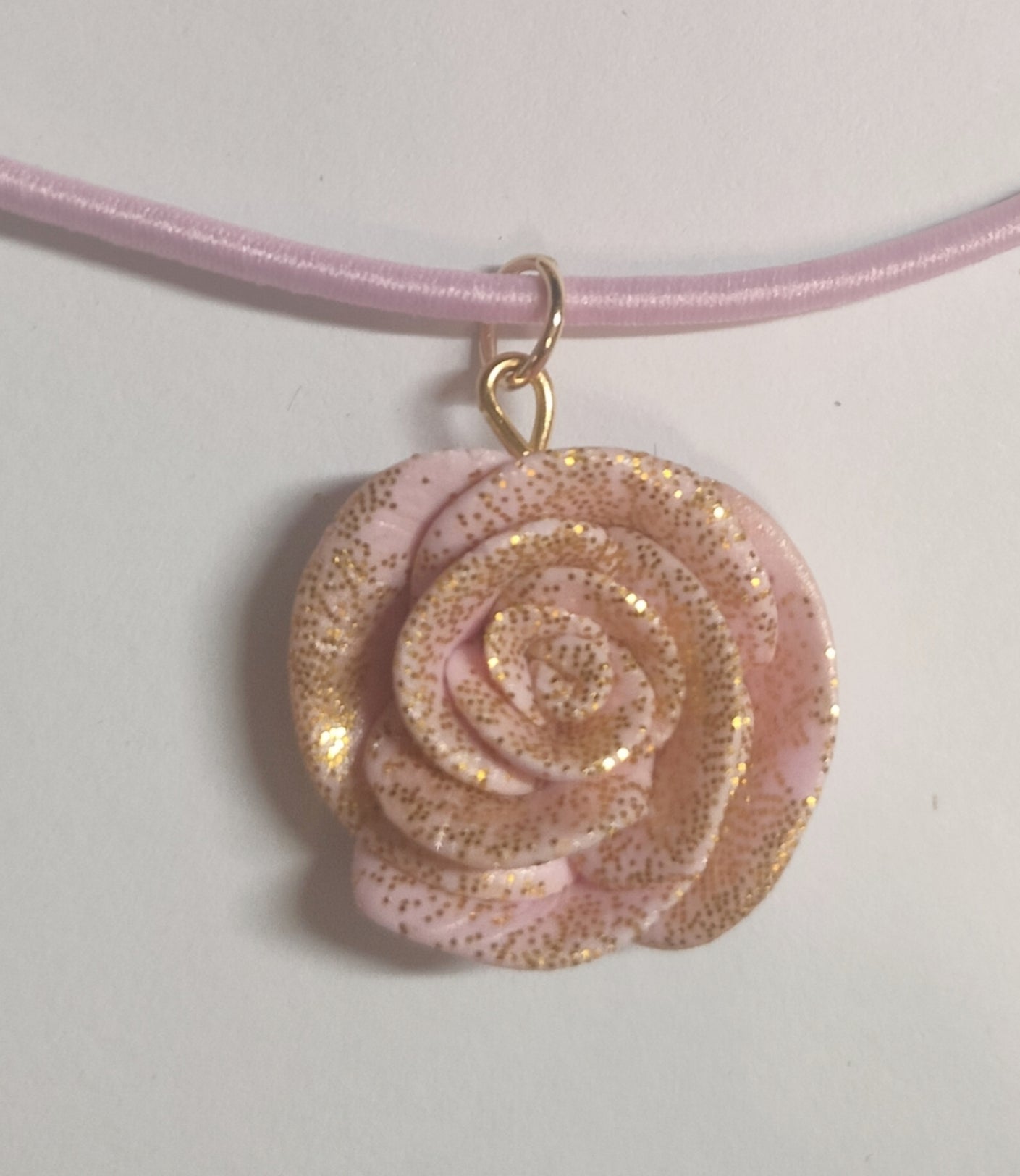 Glitteriruusu Kaulakoru