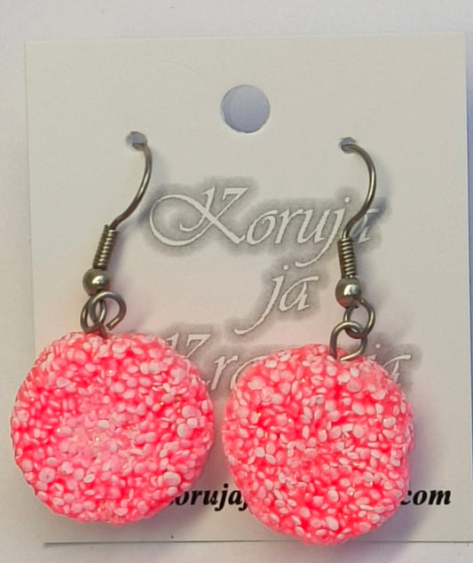 Karkki Korvakorut, Roikkuvat