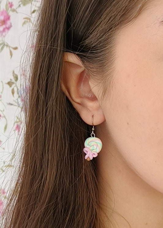 Minitikkari Korvakorut, Roikkuvat