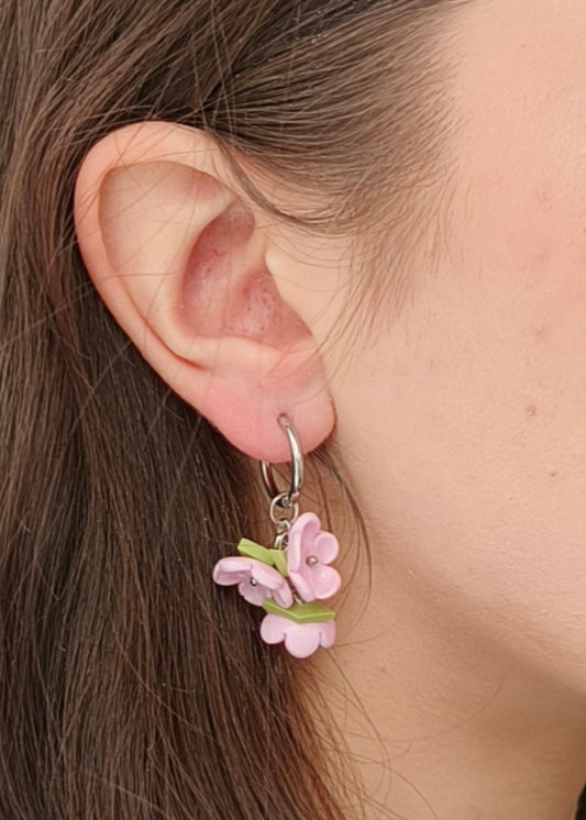 Kolme Kukkaa Korvakorut, Huggie-rengas