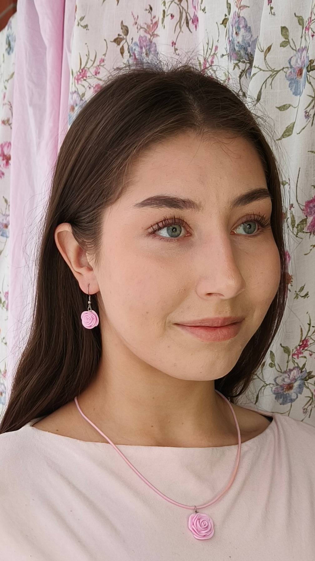 Glitteriruusu Korvakorut, Roikkuvat
