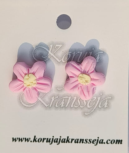 Kukka Nappikorvakorut